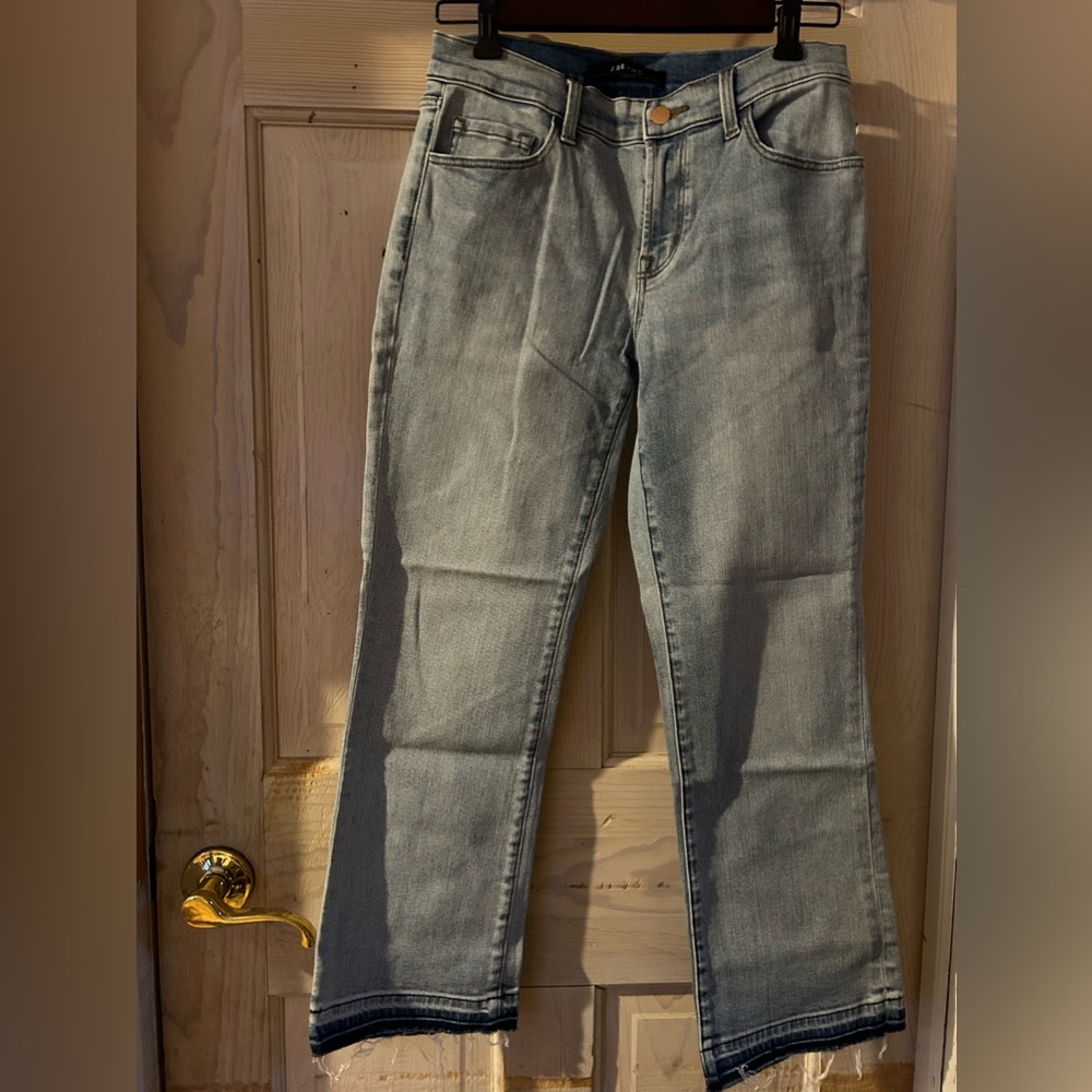 J Brand Cropped Light Indigo Jeans.                              Women’s size 27